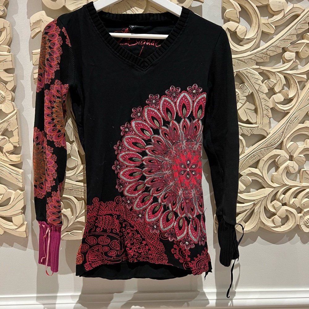 Desigual Women's Black and Pink Top